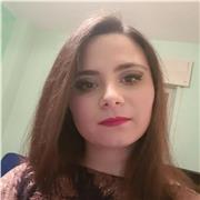 Docente in Italiano impartisce lezioni di Letteratura Italiana ai ragazzi del Liceo Scientifico Statale Nicola Sensale